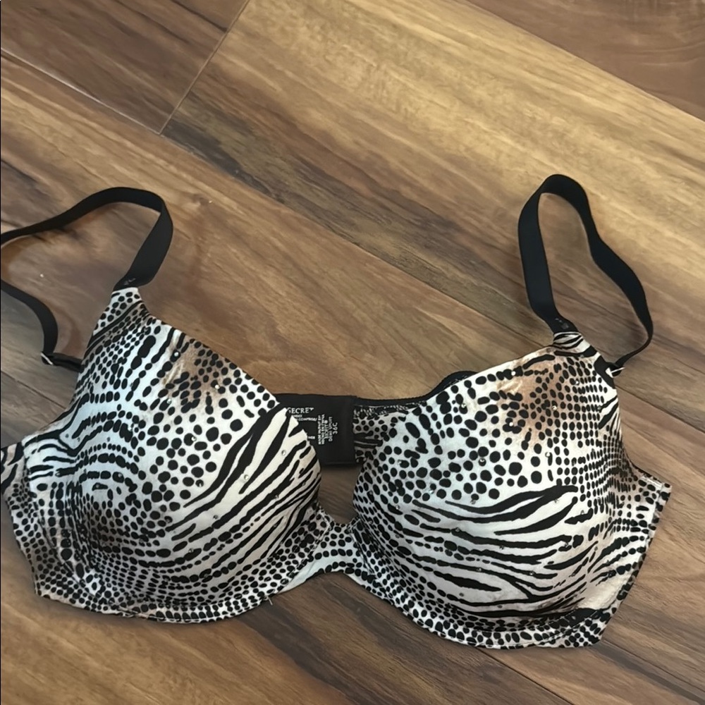 Victoria's Secret Black and White Geometric Bra